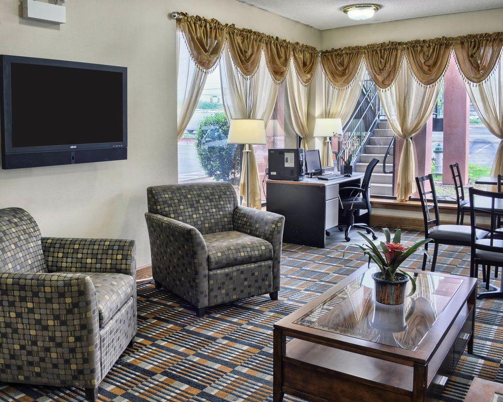 Quality Inn Fredericksburg-Central Park Area Екстер'єр фото