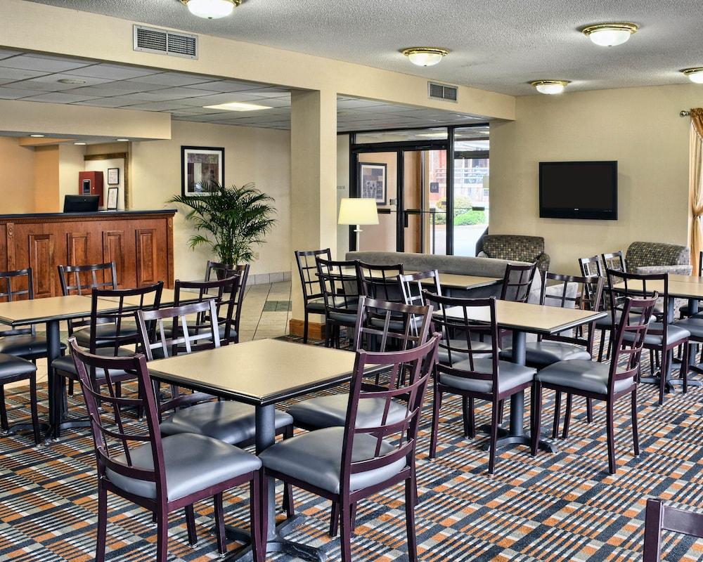 Quality Inn Fredericksburg-Central Park Area Екстер'єр фото