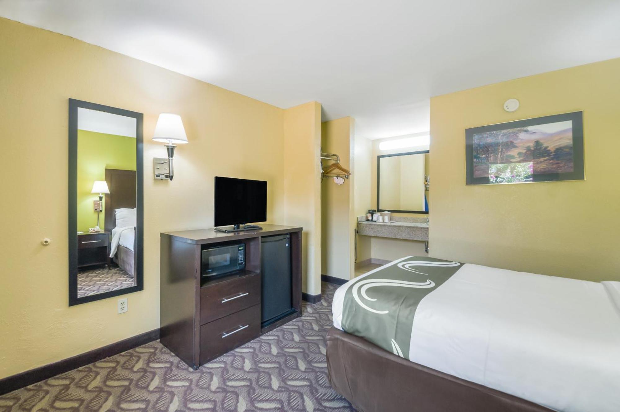 Quality Inn Fredericksburg-Central Park Area Екстер'єр фото