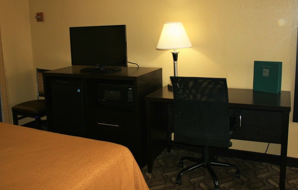 Quality Inn Fredericksburg-Central Park Area Екстер'єр фото