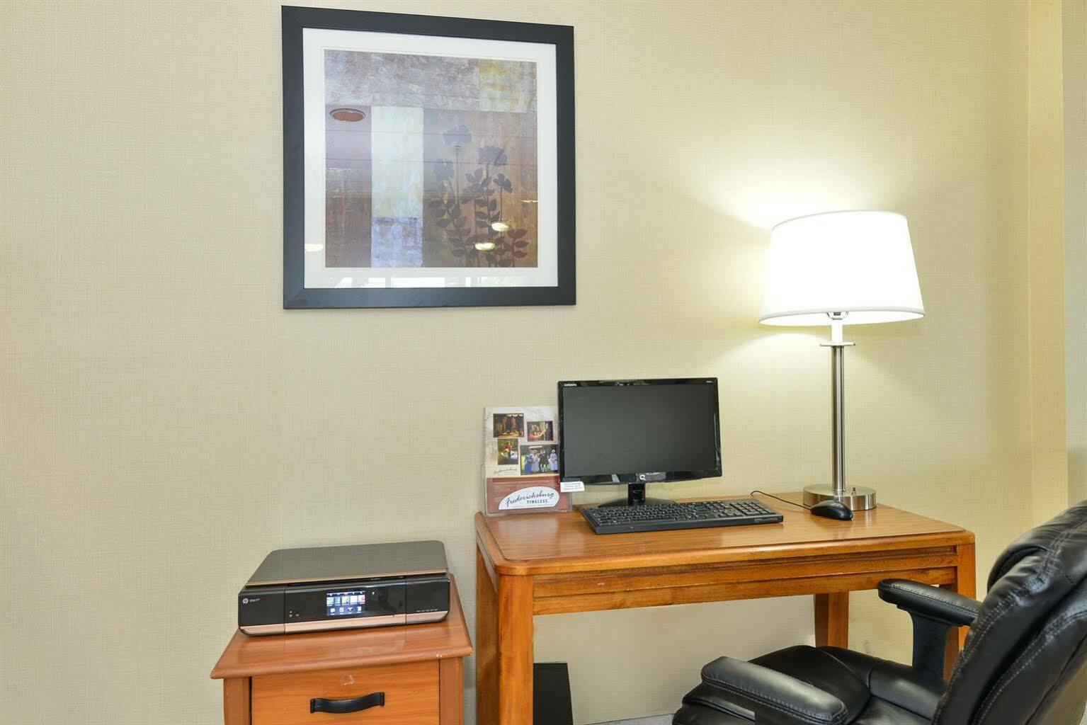 Quality Inn Fredericksburg-Central Park Area Екстер'єр фото