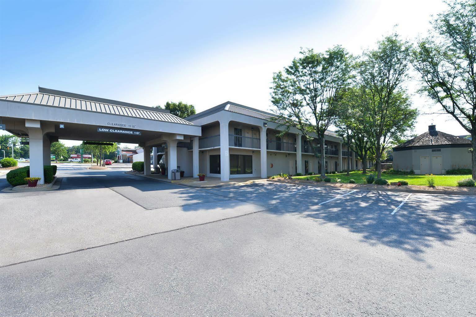 Quality Inn Fredericksburg-Central Park Area Екстер'єр фото