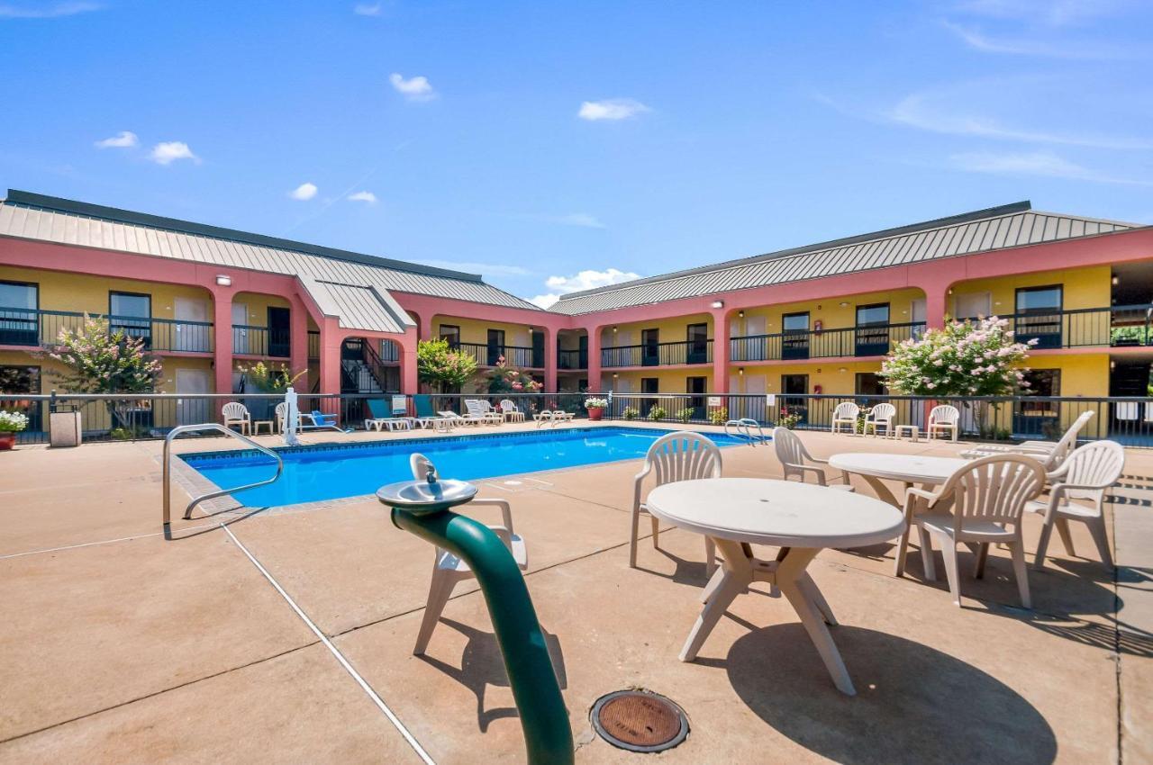 Quality Inn Fredericksburg-Central Park Area Екстер'єр фото